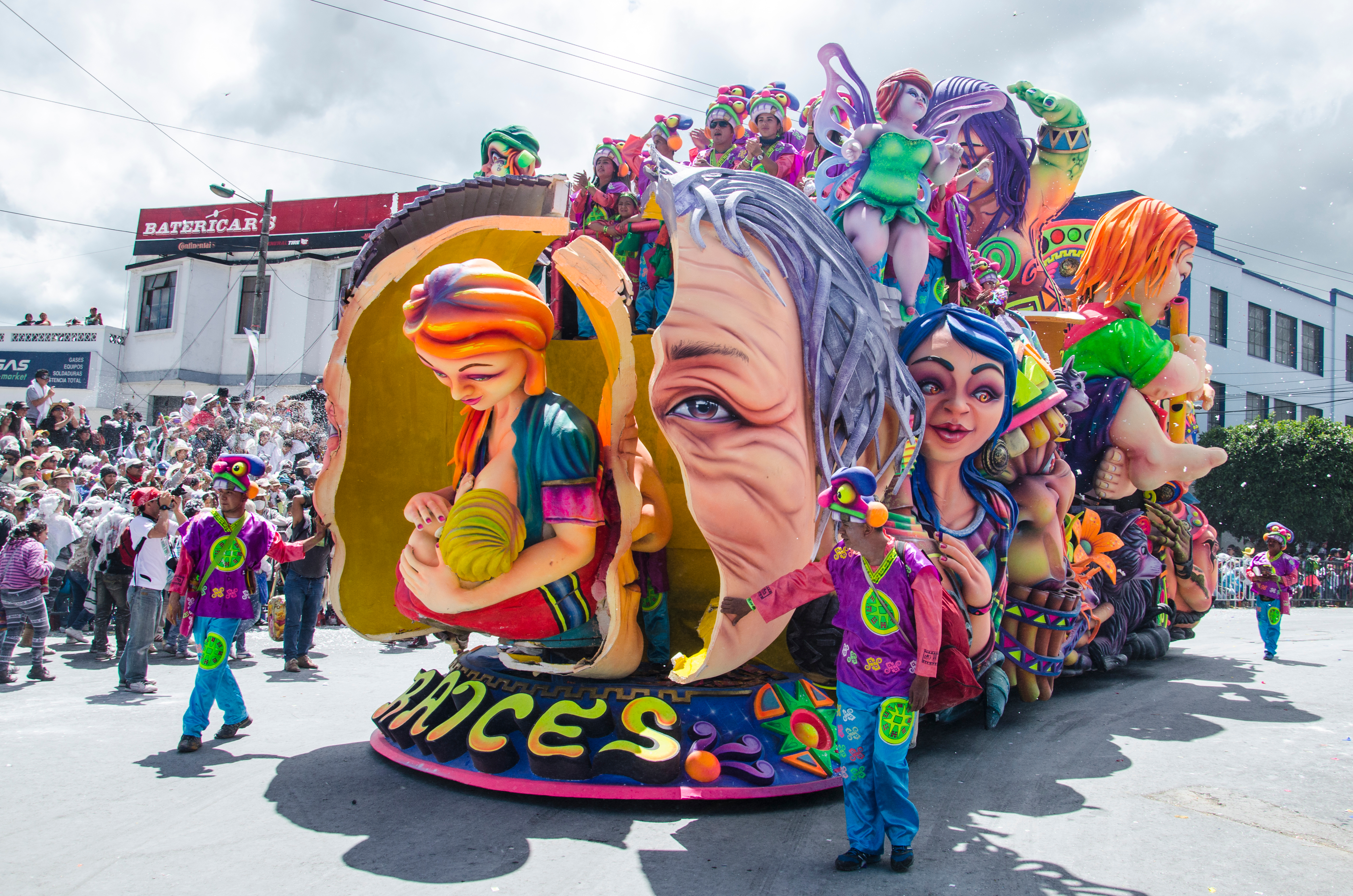 Carrozas del desfile magno. / FOTO: Shutterstock