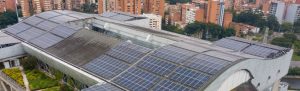 Paneles solares en el edificio de EPM