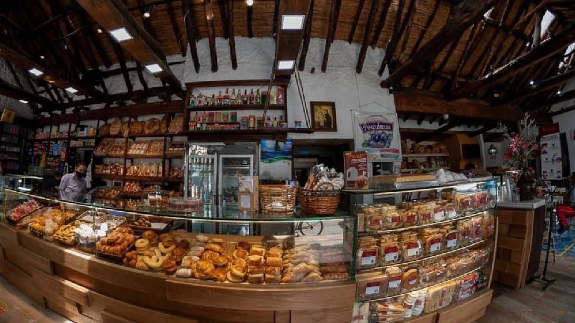 Dónde encontrar las mejores mogollas, garullas y fresas con crema en