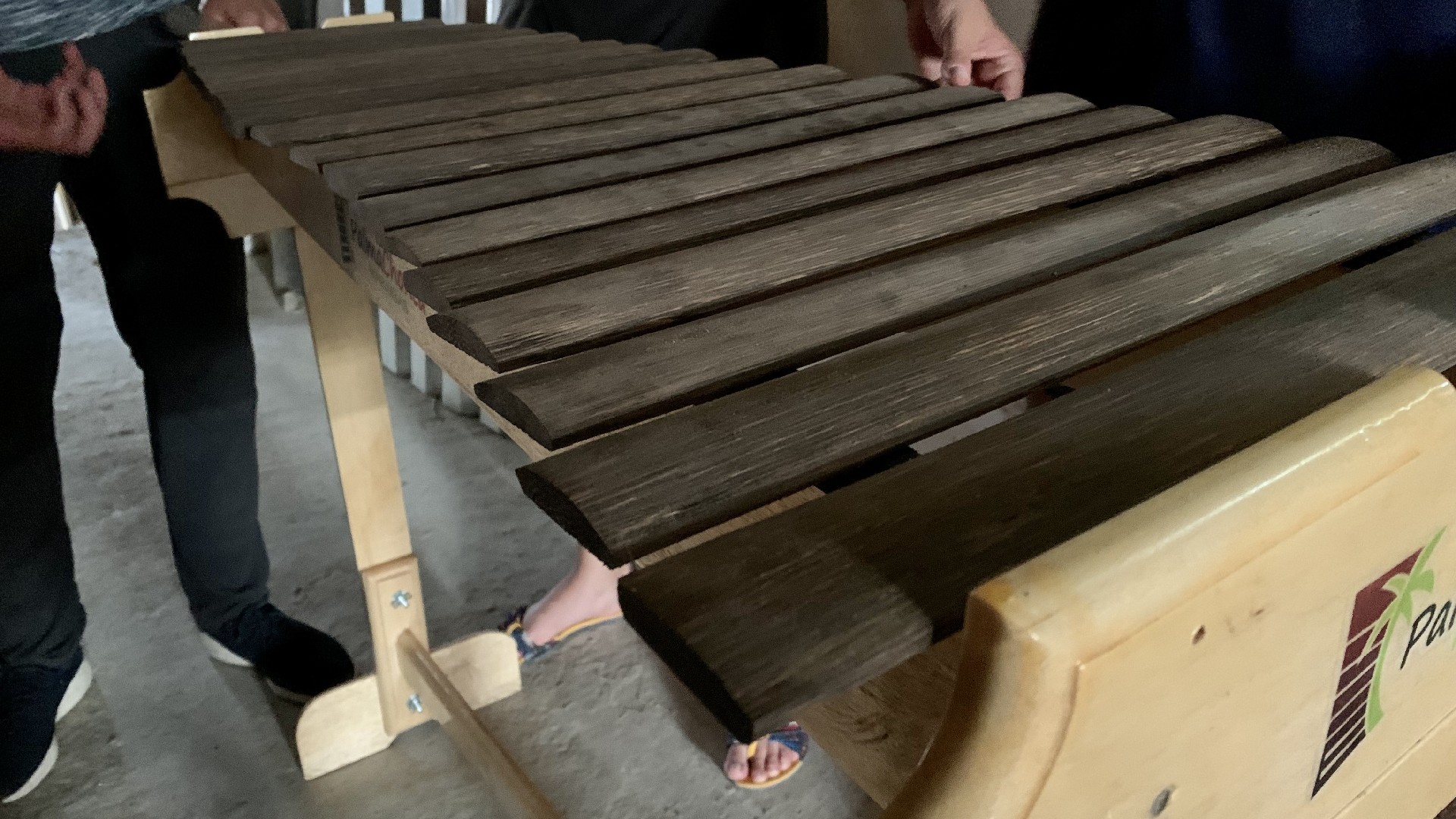 Los secretos de la fabricación artesanal de una marimba, el llamado