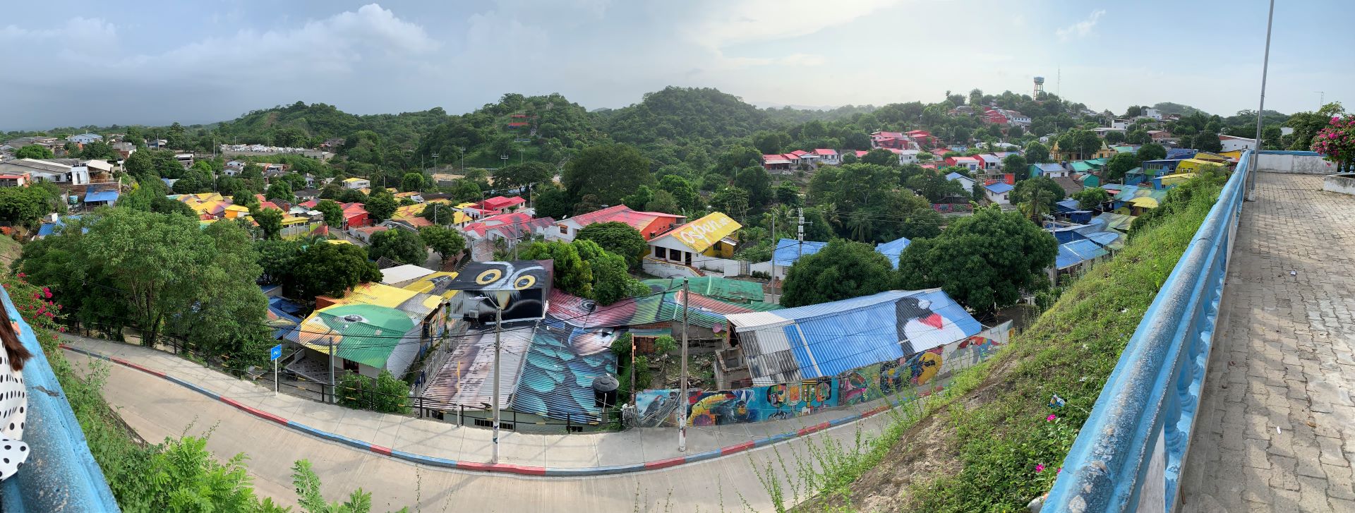 En Usiacurí se encuentra el mural en techos mas grande del Atlántico. Según la Gobernación, la obra fue plasmada sobre el tejado de 97 casas. I Foto: Colombia Visible