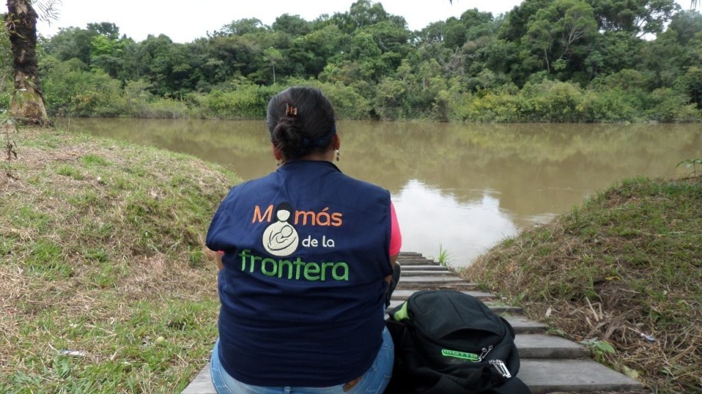 En el programa en Colombia, solo mujeres actúan como agentes comunitarias dado que su rol permite mayor confianza y cercania con las gestantes. | Foto: Mamás del Río @mamasdelrio