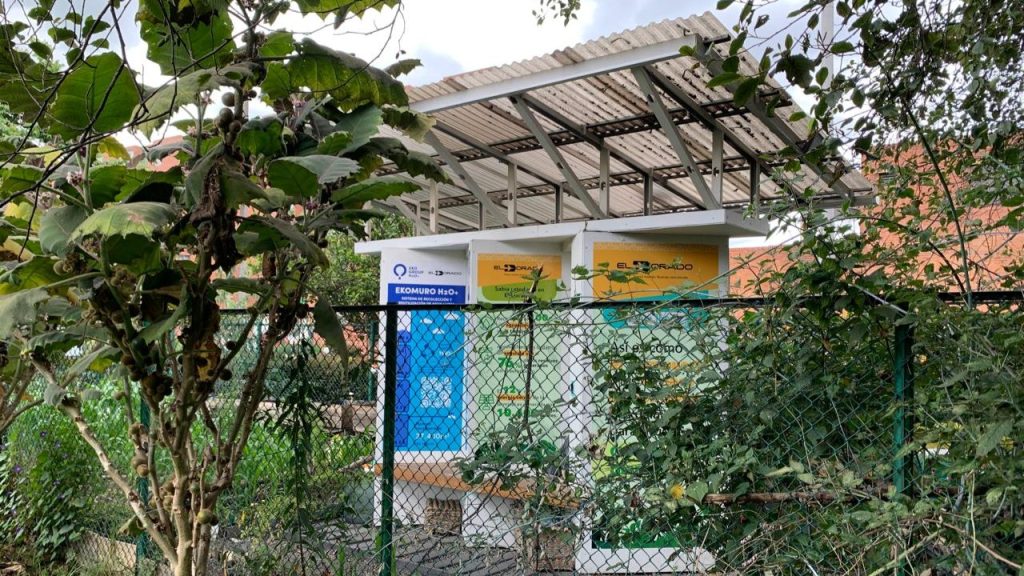 Dispositivo instalado en la huerta comunitaria en la Localidad de Fontibón. | Foto: José Luis Guerrero