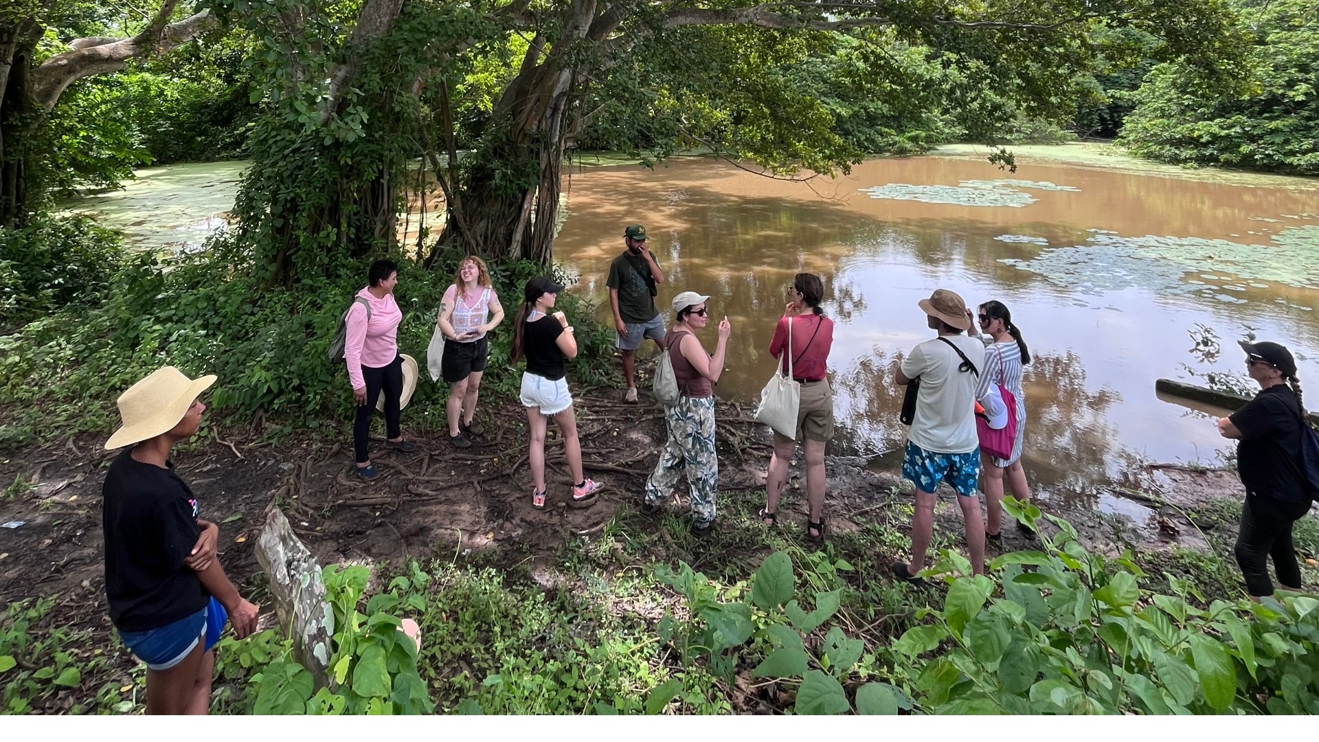 Isla Fuerte, Caminos de Mar y Monte